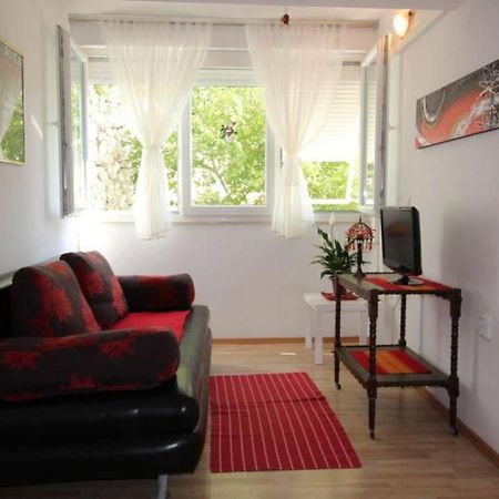 Old City/Beach 13 Minutes Away, Parking, For 4 Split Exterior foto